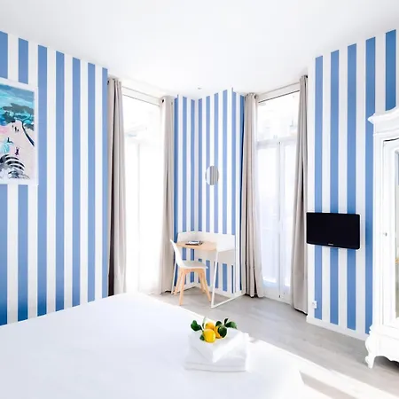 Lemon Hotel
