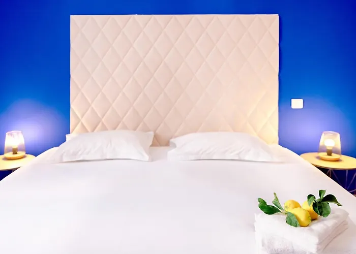 Lemon Hotel