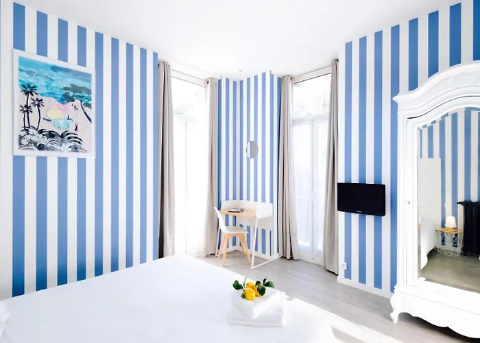 Lemon Hotel