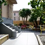 Lemon Hotel