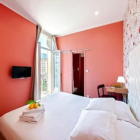 Lemon Hotel