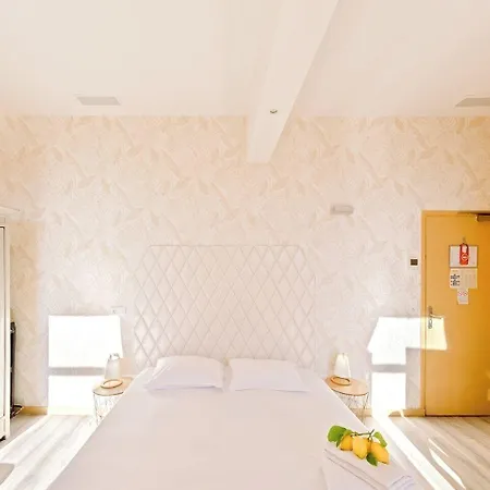 Lemon Hotel Menton