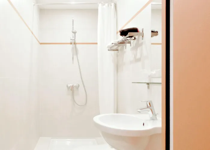 Lemon Hotel 2*